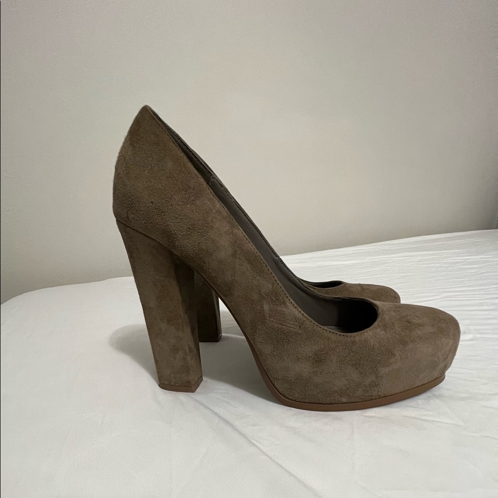 Steve Madden Sarrina Suede Heels